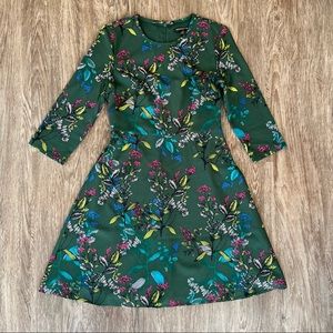 Banana Republic Factory green floral dress with 3/4 sleeves